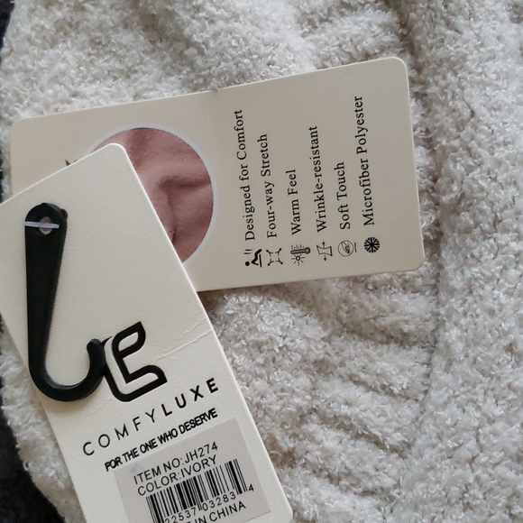 Solid Color Soft Ribbed Beanie Hat. Winter Hat - Picture 3 of 3